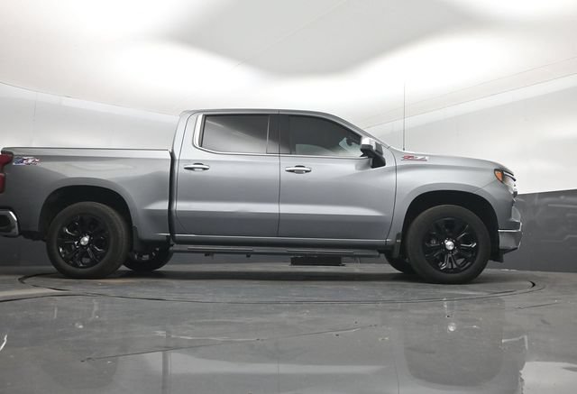 Used 2023 Chevrolet Silverado 1500 LTZ w/ Technology Package AWD/4WD image 16