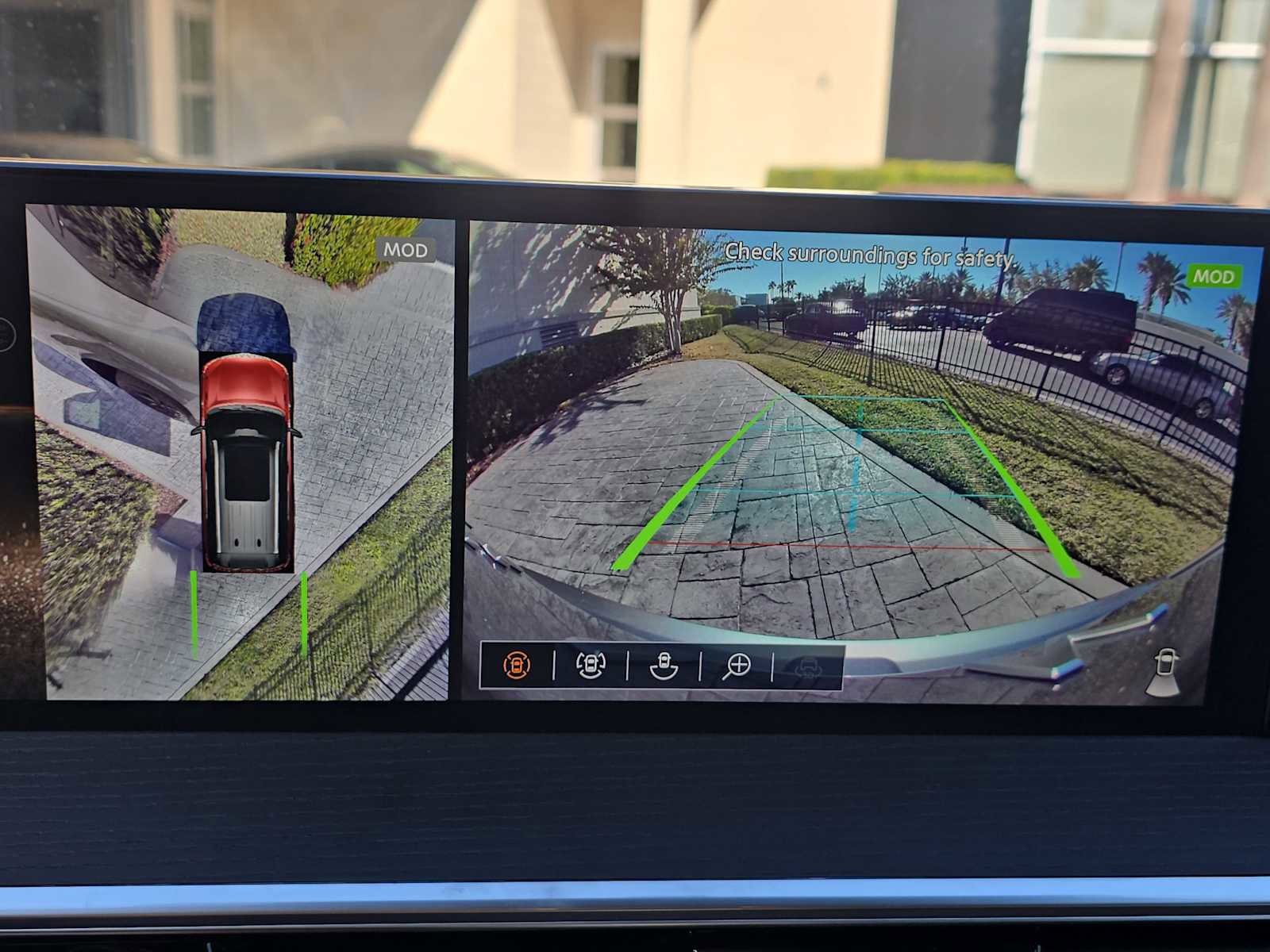 Certified 2025 INFINITI QX80 Sensory image 22