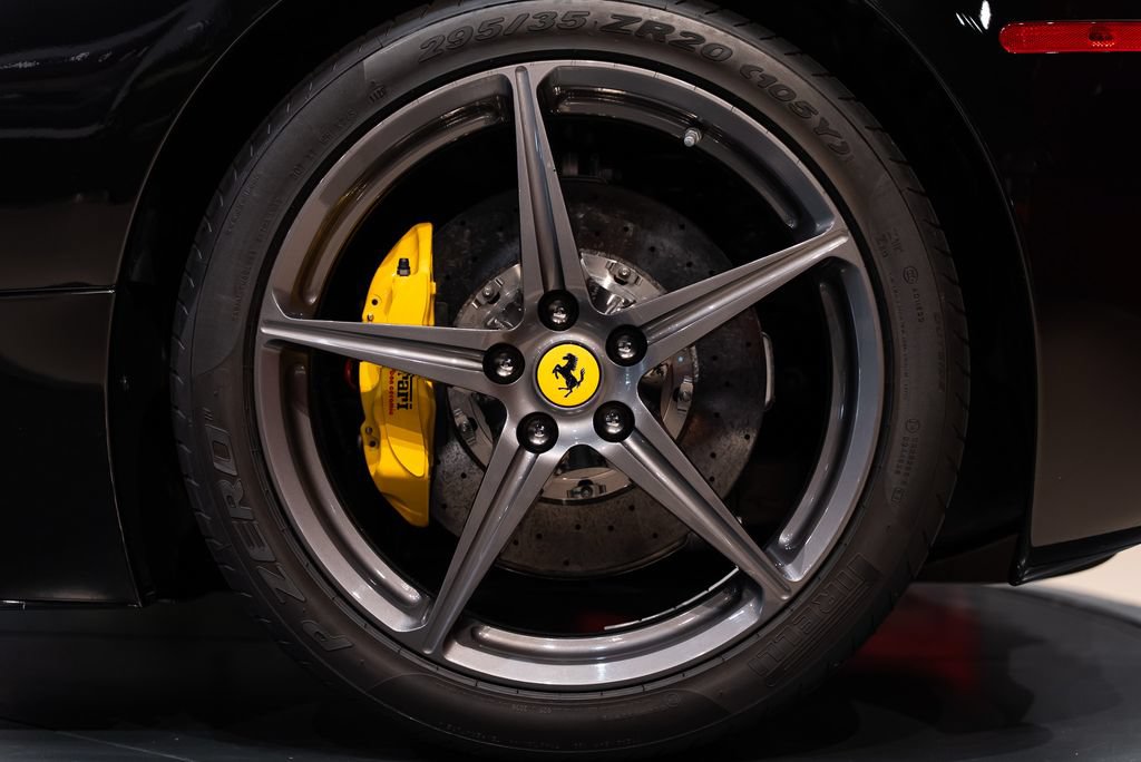 Certified 2014 Ferrari 458 Spider RWD image 14