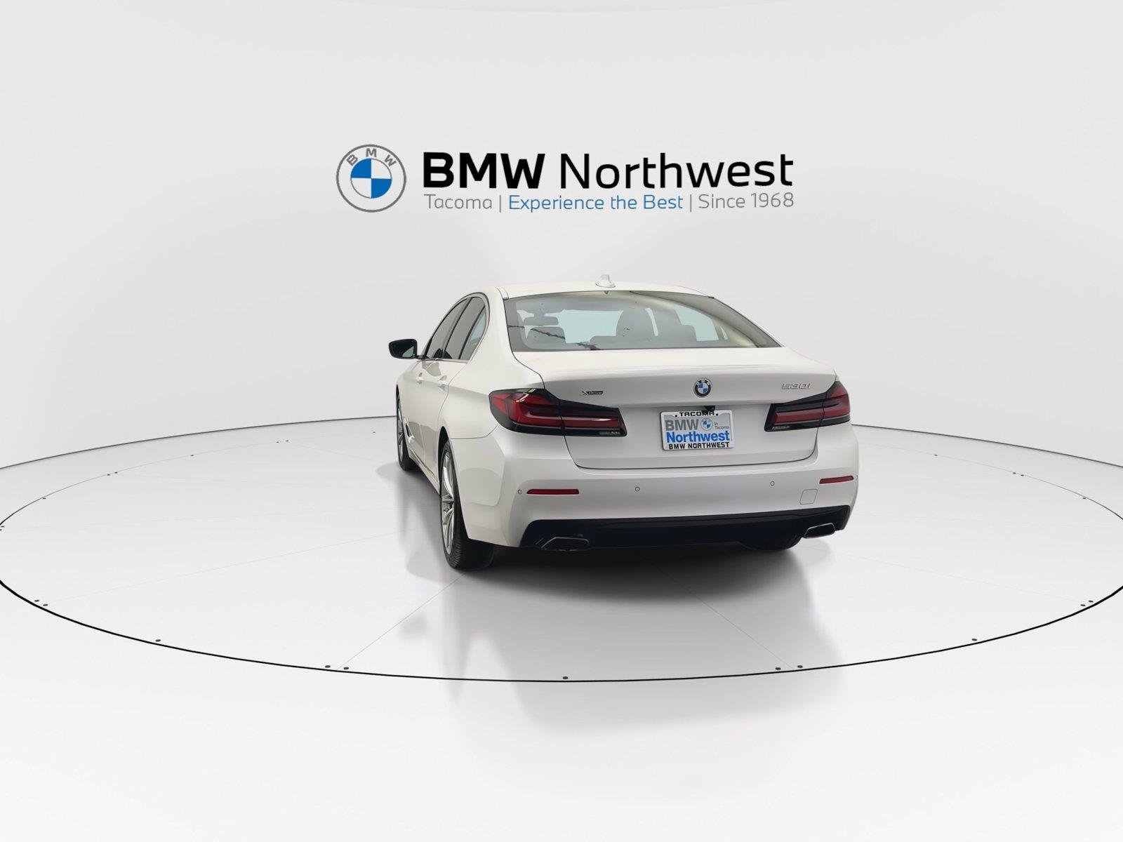 Used 2023 BMW 530i xDrive w/ Convenience Package AWD/4WD image 2