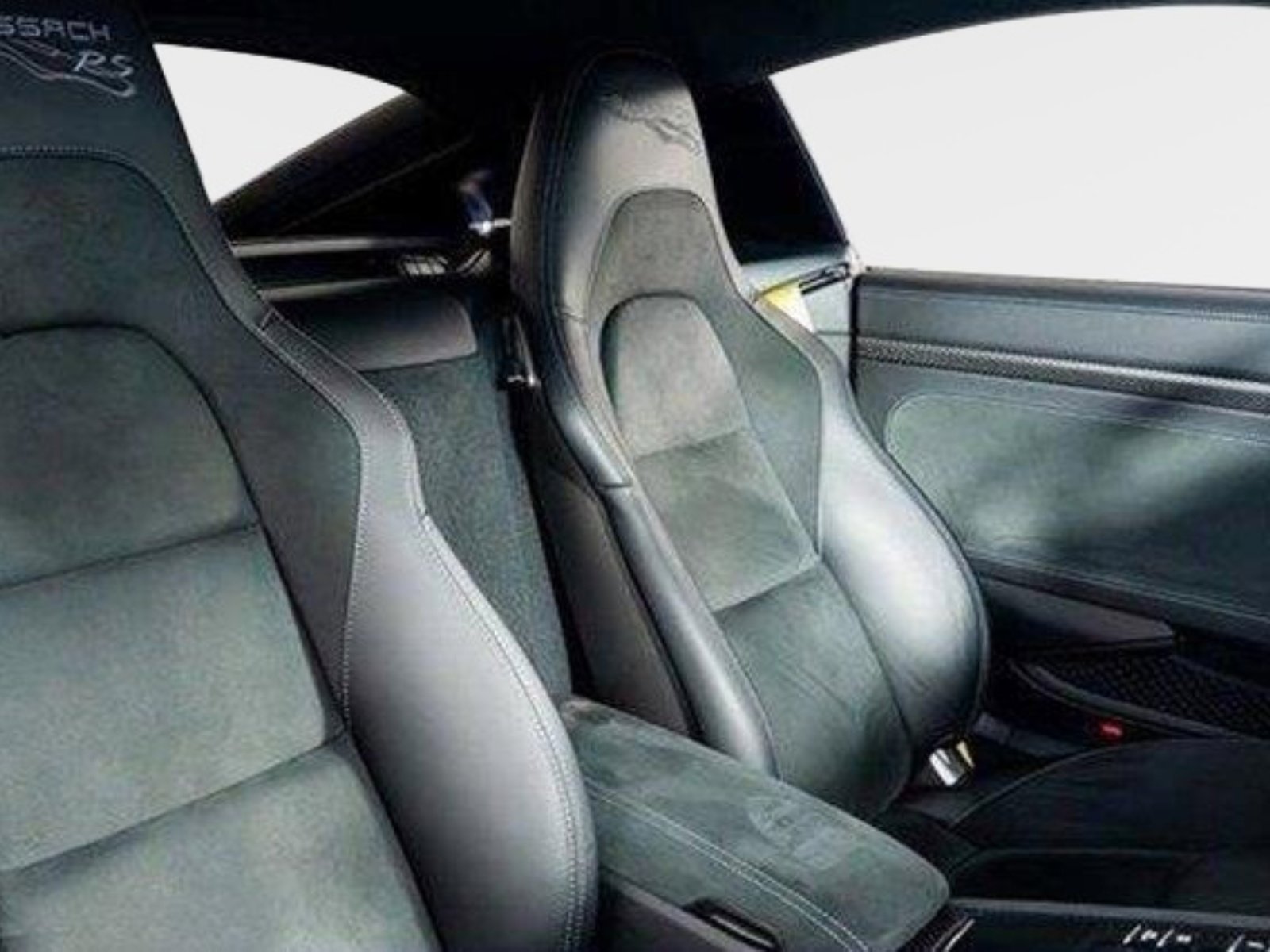 Used 2024 Porsche 718 Cayman GT4 RS RWD image 41