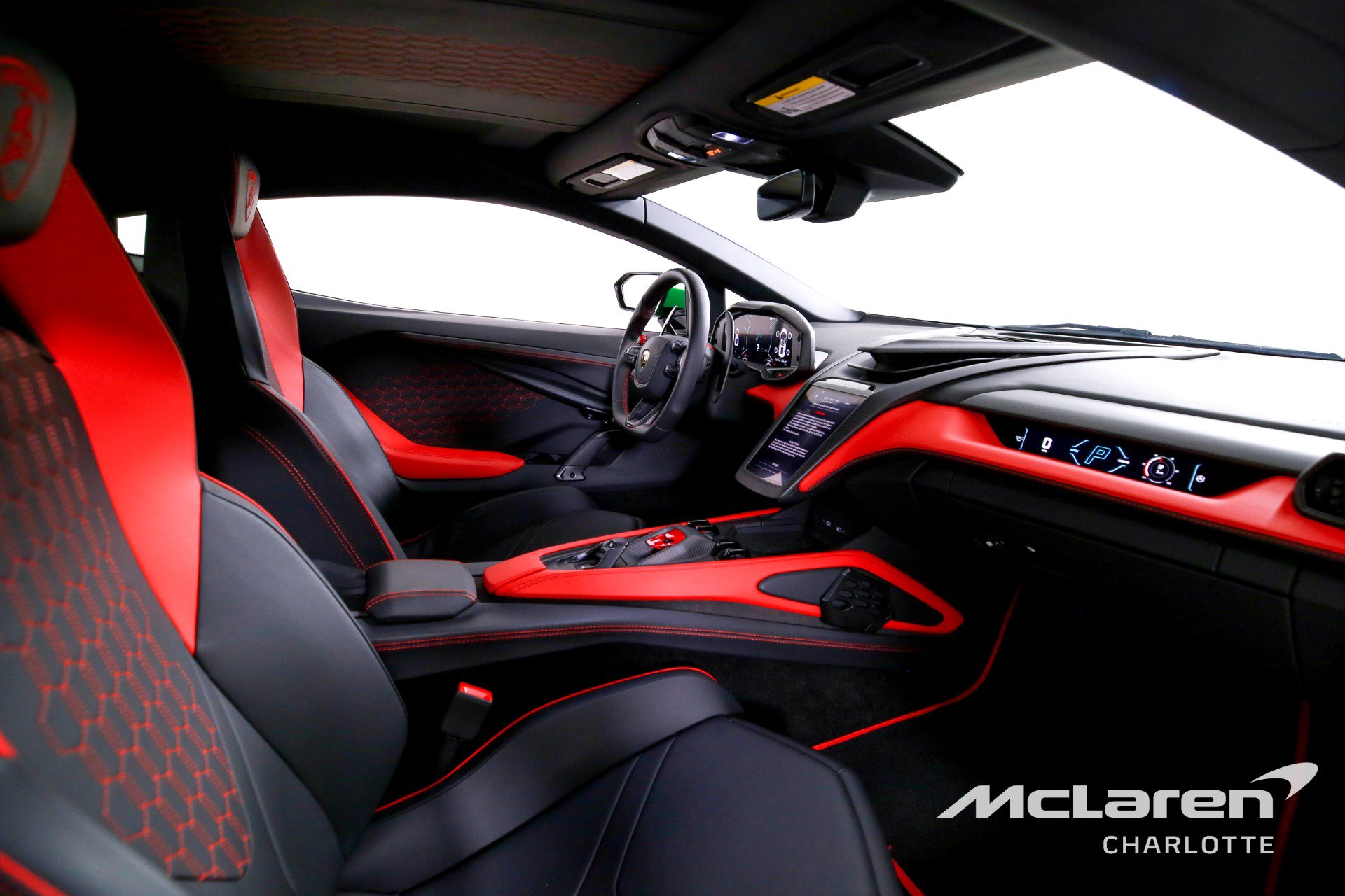 Used 2024 Lamborghini Revuelto image 18