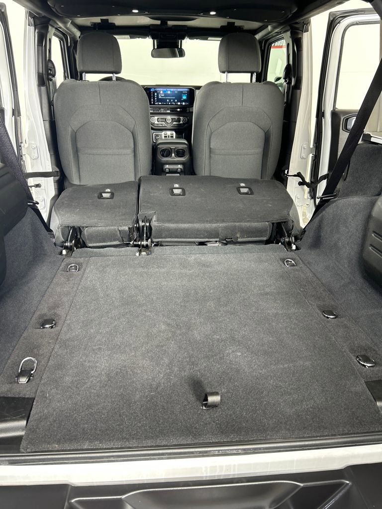 Used 2024 Jeep Wrangler Willys image 21