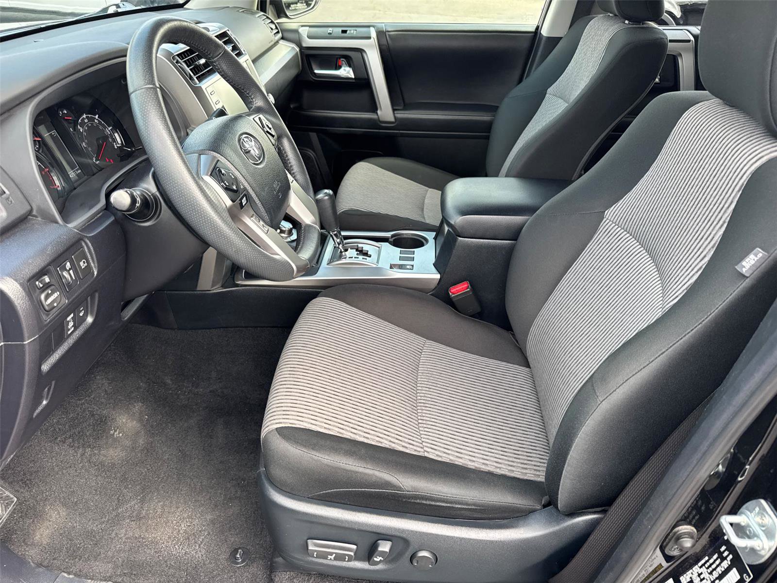 Used 2024 Toyota 4Runner SR5 AWD/4WD image 26