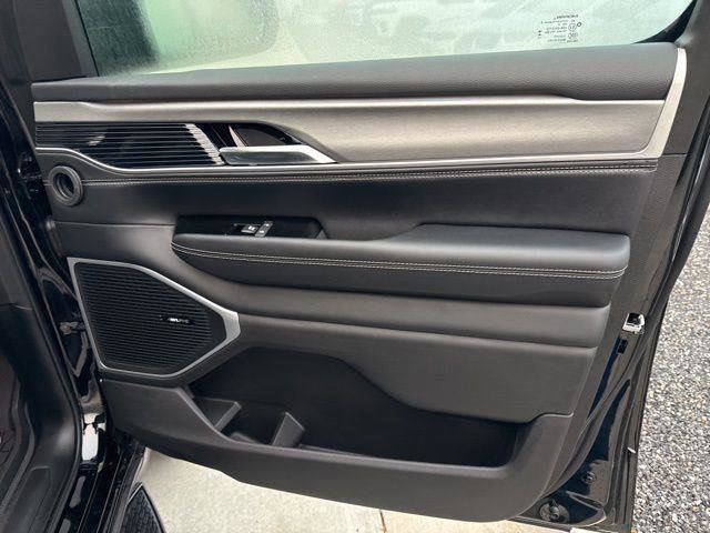 New 2026 Jeep Grand Wagoneer 4WD image 37