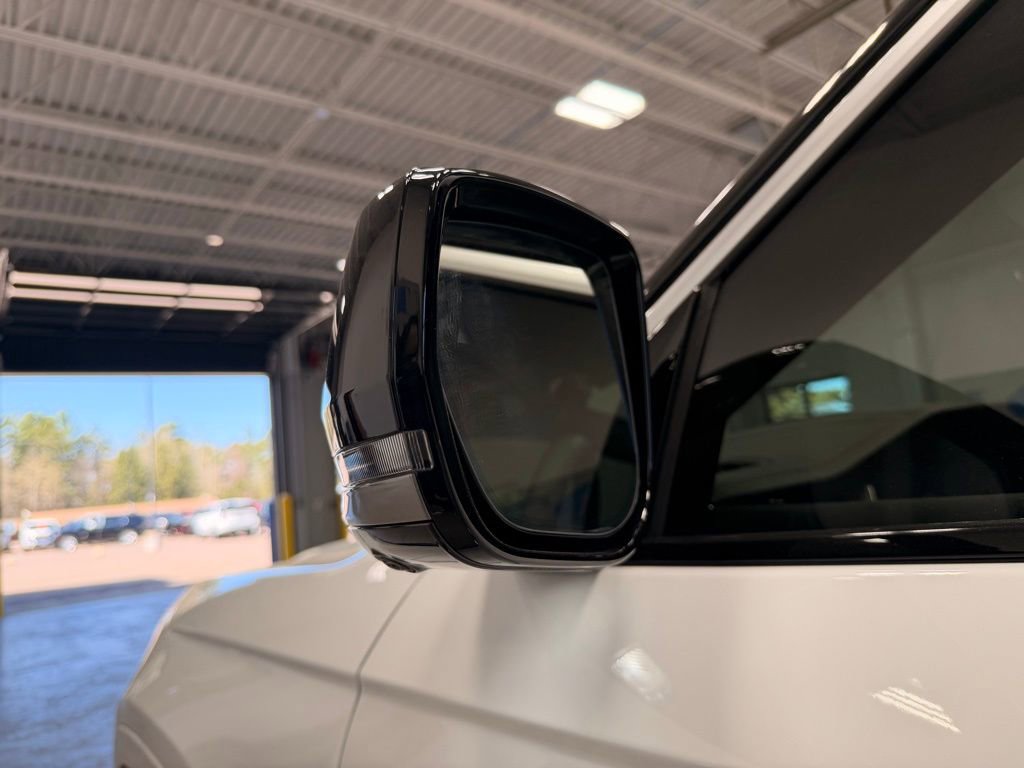 Used 2024 Jeep Grand Cherokee L Summit AWD/4WD image 15