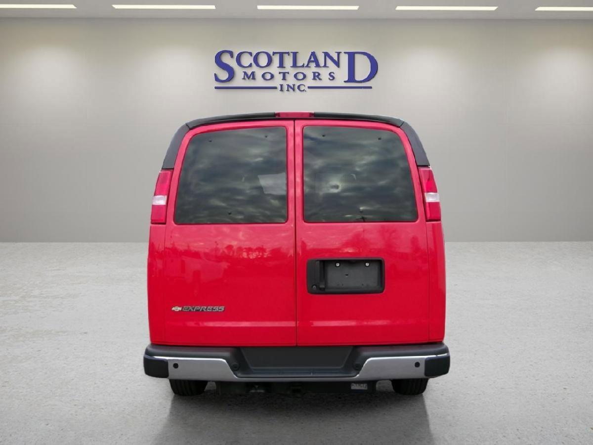 Used 2024 Chevrolet Express 2500 LT w/ LT Preferred Equipment Group RWD image 7