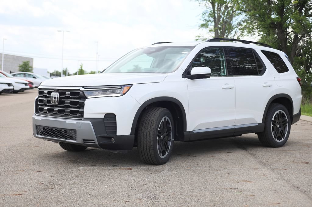 New 2026 Honda Pilot Touring image 3