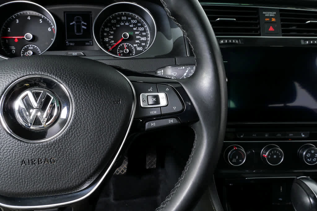 Used 2019 Volkswagen Golf SE image 10