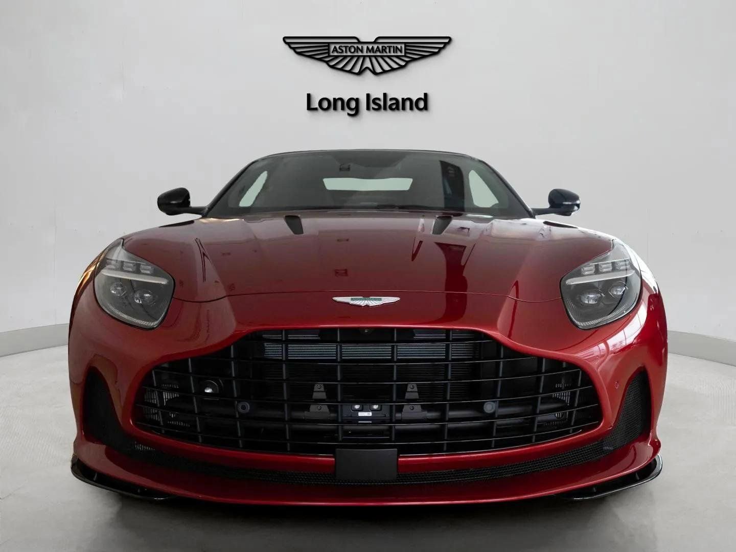 Used 2025 Aston Martin DB12 Convertible RWD image 4