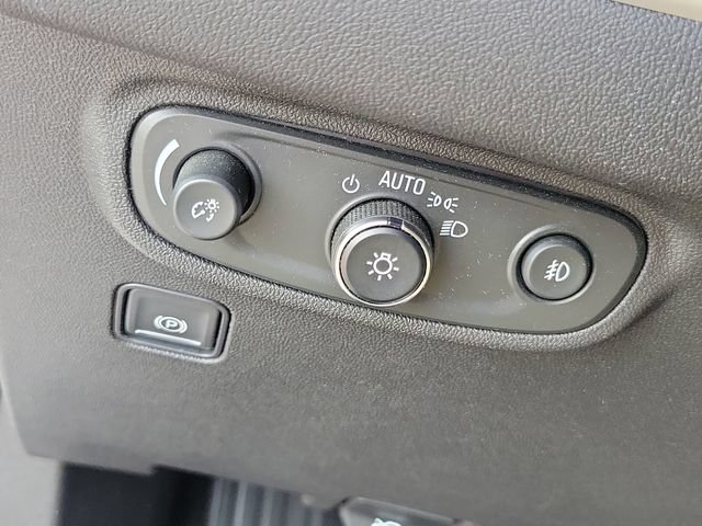 Used 2024 GMC Terrain SLT AWD/4WD image 10