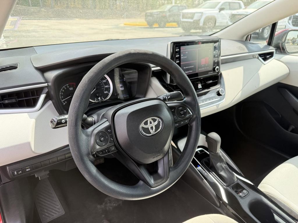 Used 2021 Toyota Corolla LE image 13