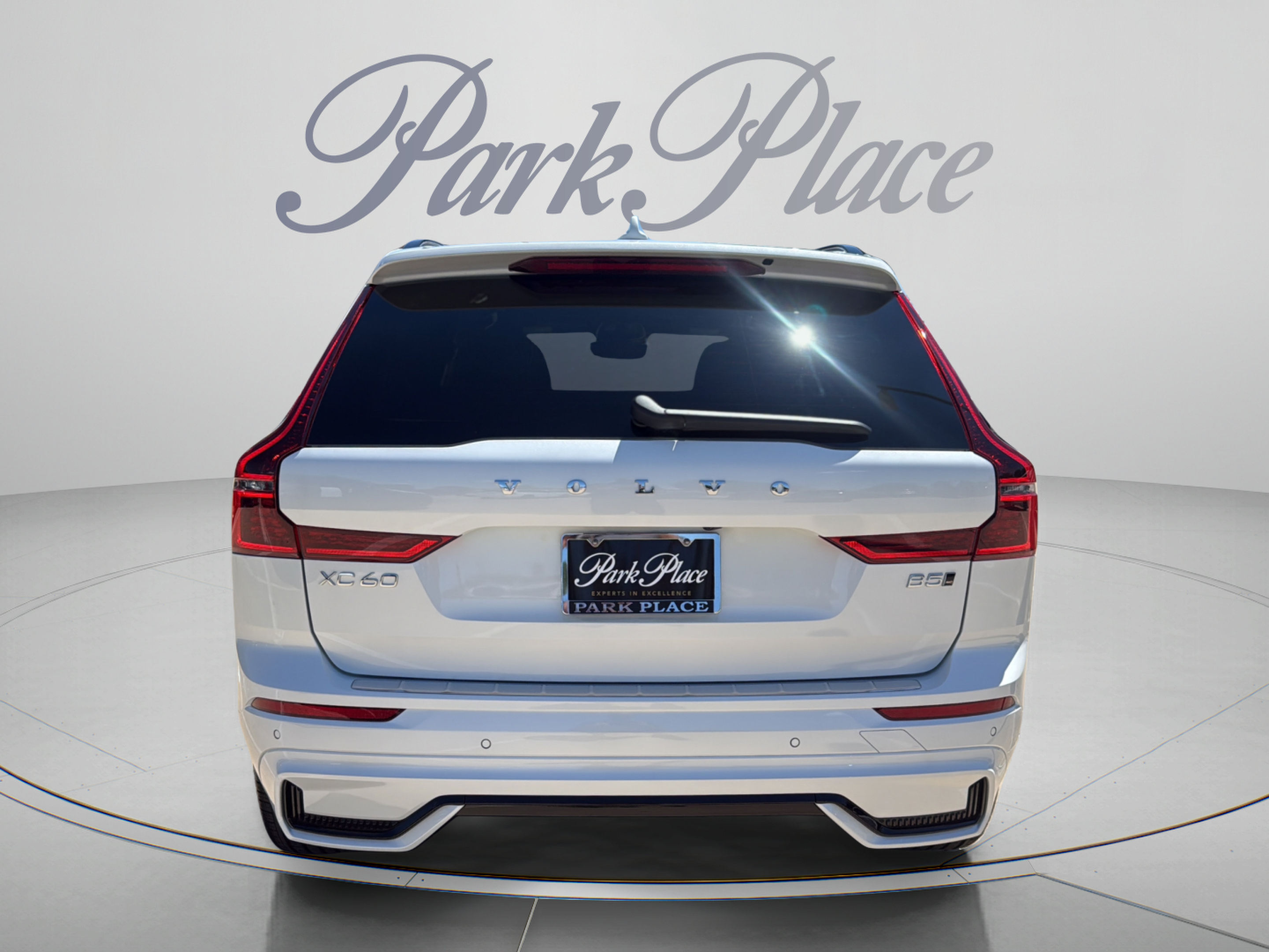 New 2027 Volvo XC60 B5 Plus AWD/4WD image 4