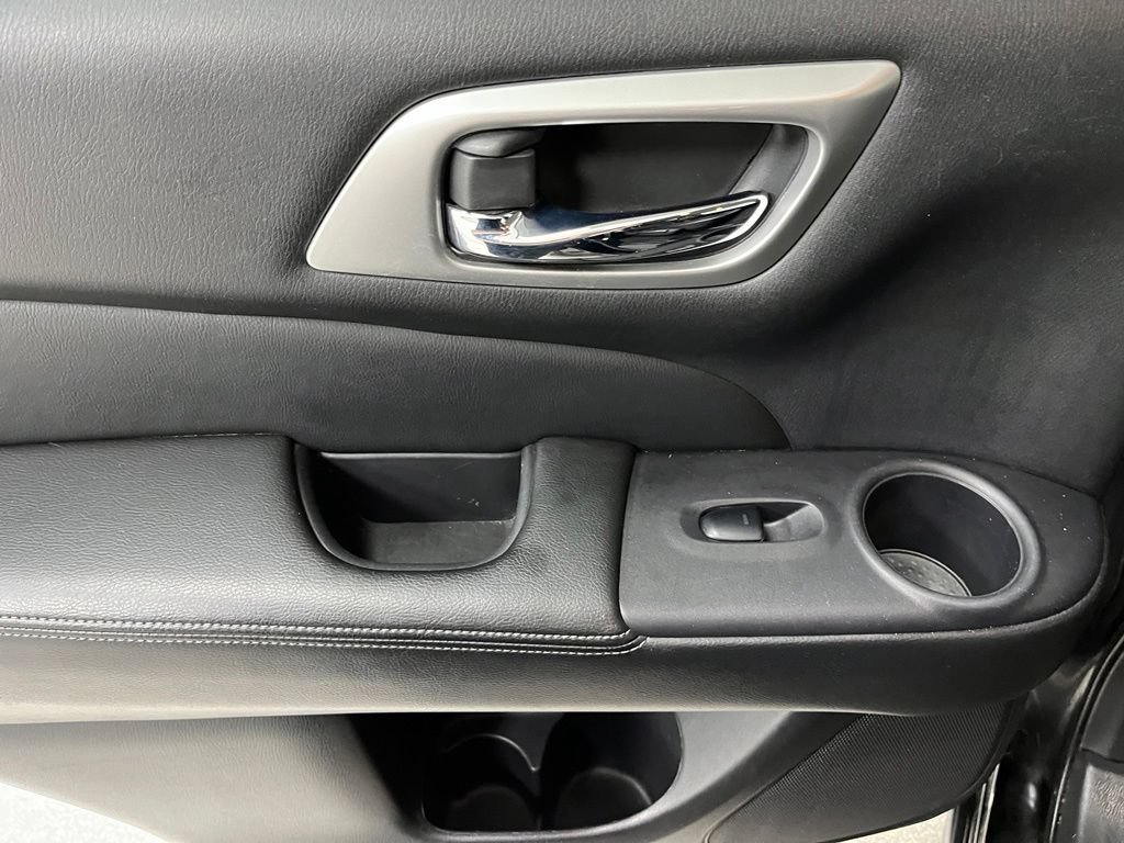 Used 2019 Nissan Pathfinder SL AWD/4WD image 43