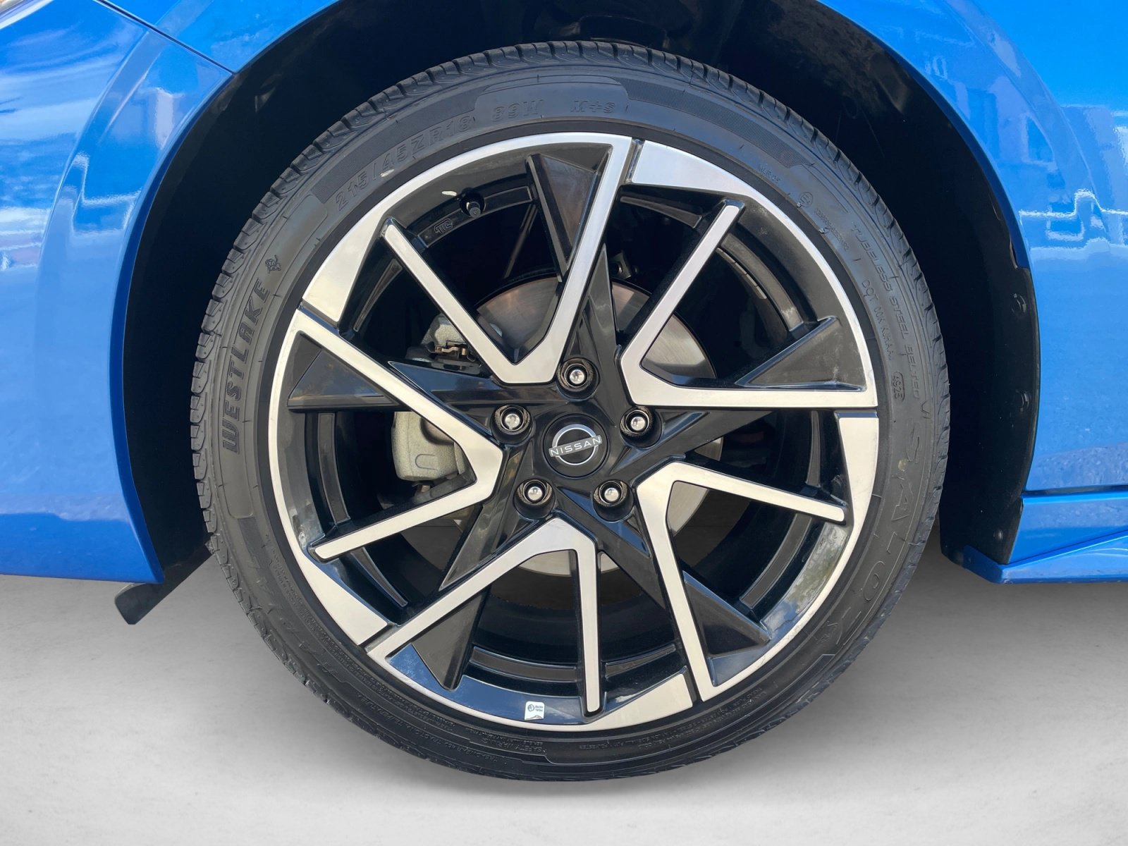 Used 2025 Nissan Sentra SR FWD image 9