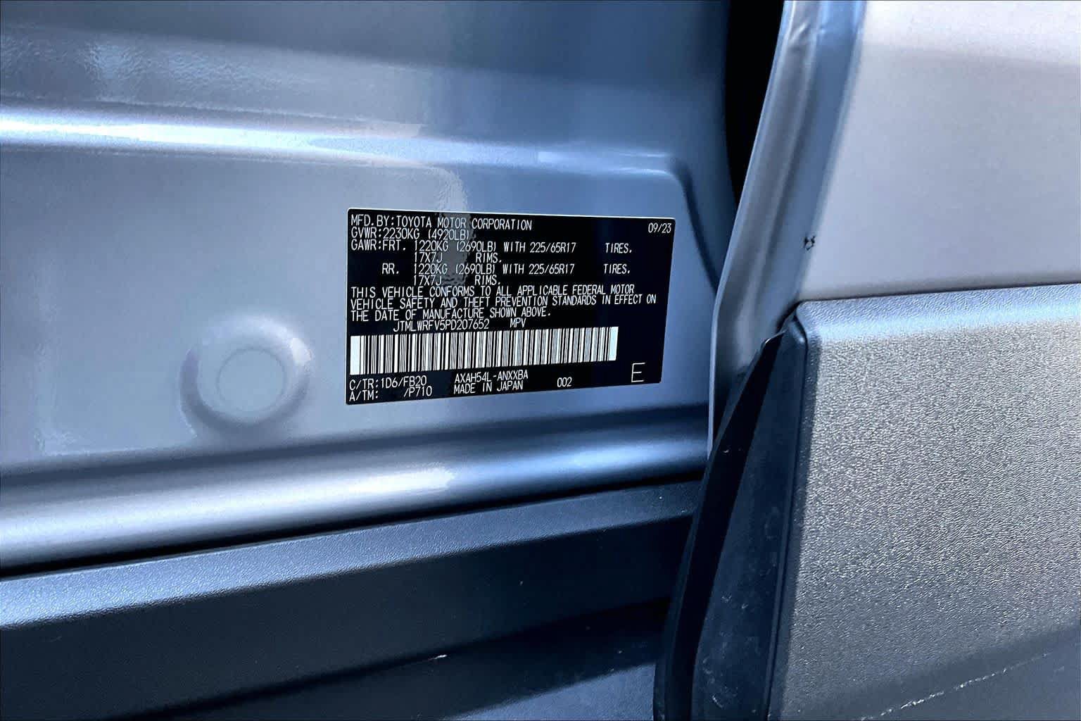 Certified 2023 Toyota RAV4 LE AWD/4WD image 34