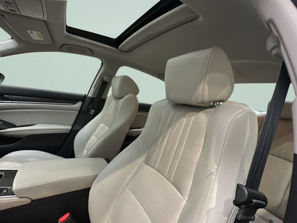 Certified 2018 Honda Accord Touring image 14