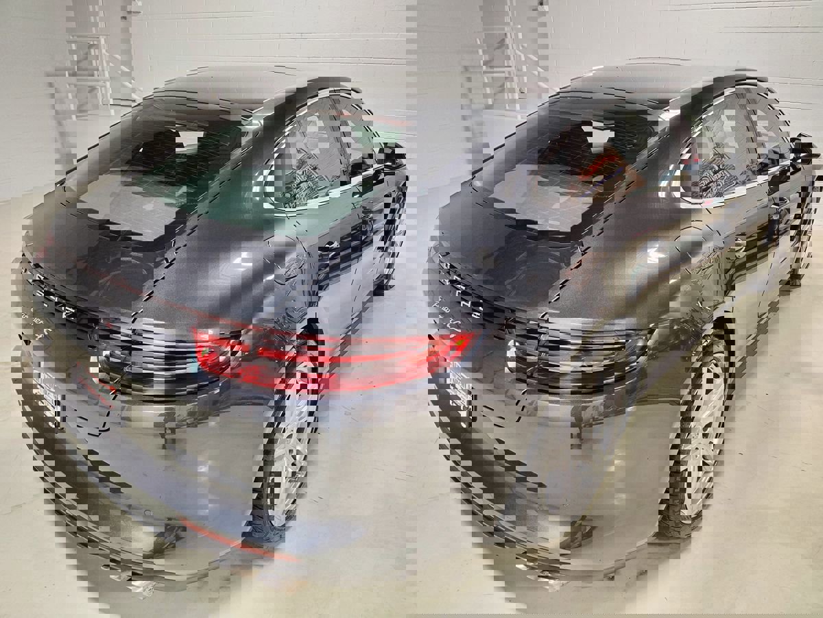 Used 2018 Porsche Panamera 4S image 5