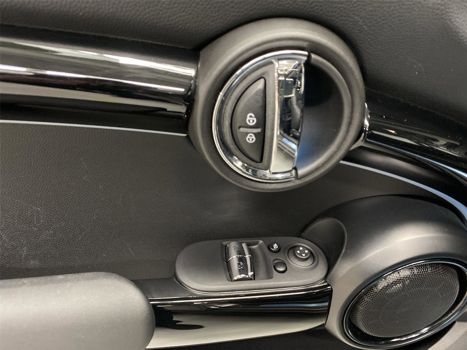 Certified 2024 MINI Cooper SE image 19