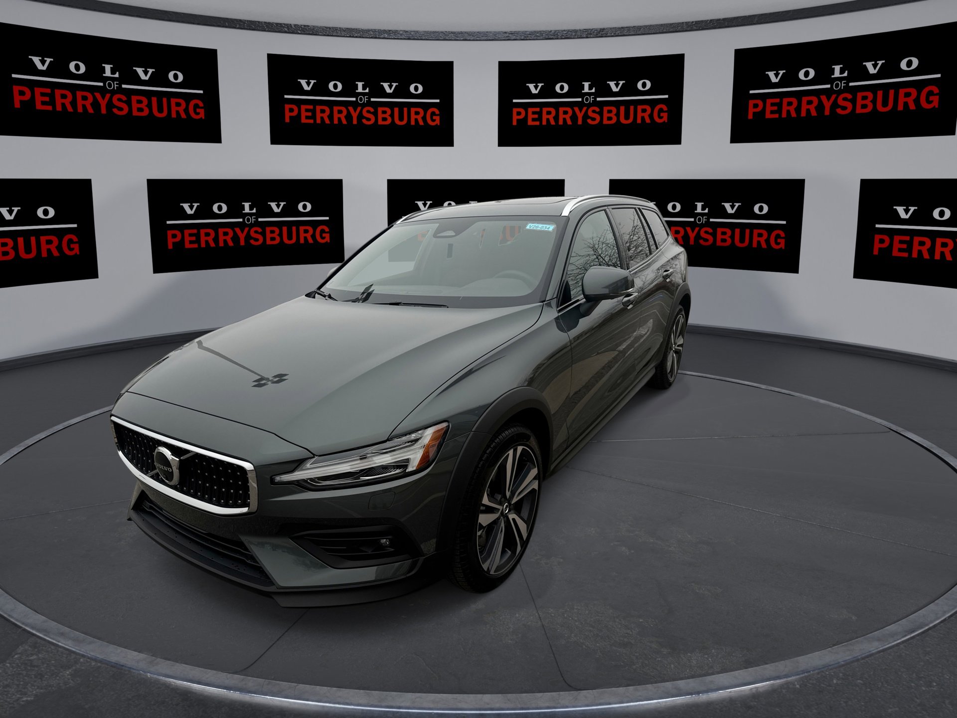 New 2026 Volvo V60 B5 Cross Country Plus w/ Climate Package image 4