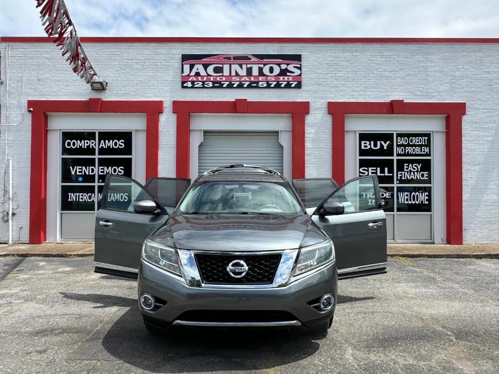 Used 2015 Nissan Pathfinder Platinum w/ Family Entertainment Package FWD image 34