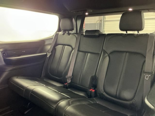 Used 2022 Jeep Wagoneer Series III w/ Rear Seat Entertainment Group AWD/4WD image 29