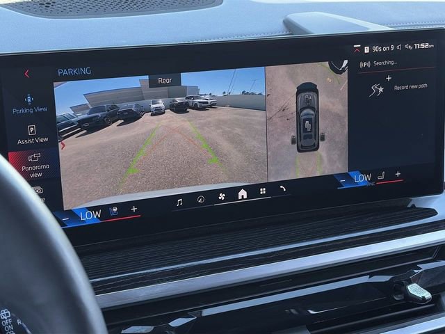 Used 2025 BMW X7 M60i image 29