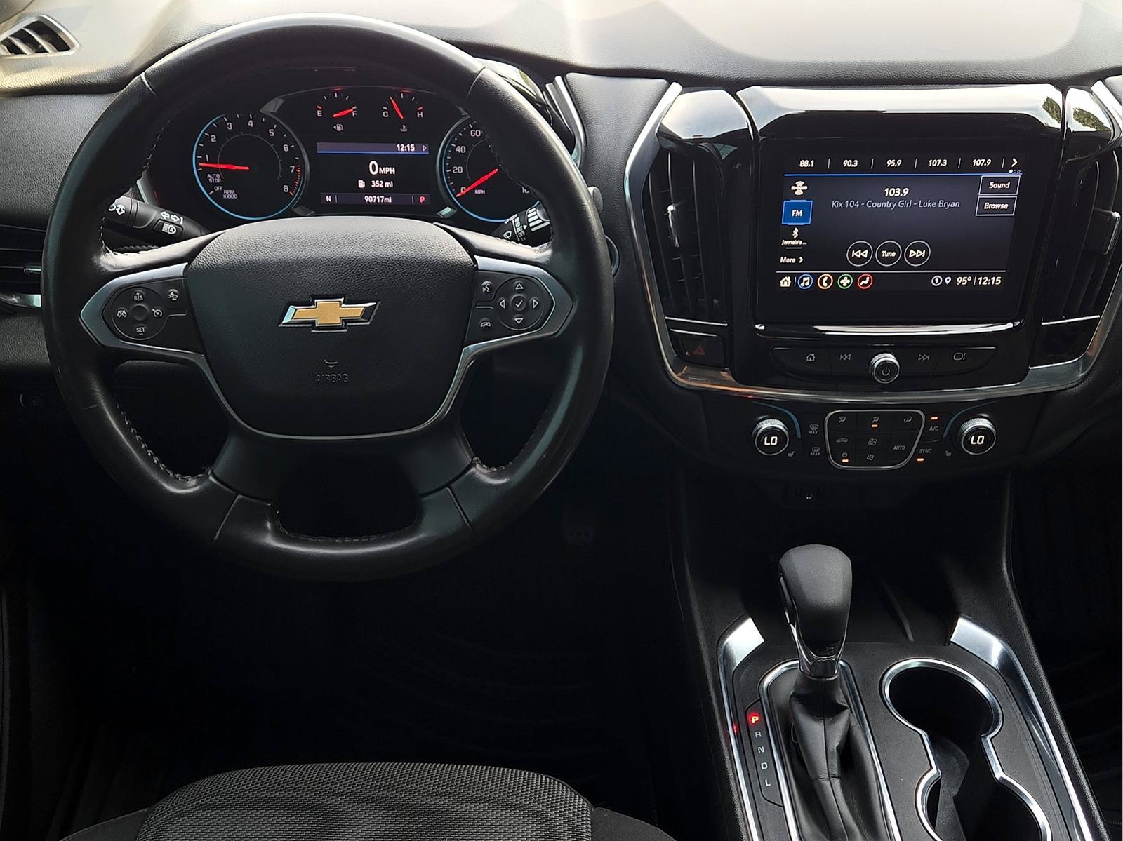 Used 2022 Chevrolet Traverse LT FWD image 13