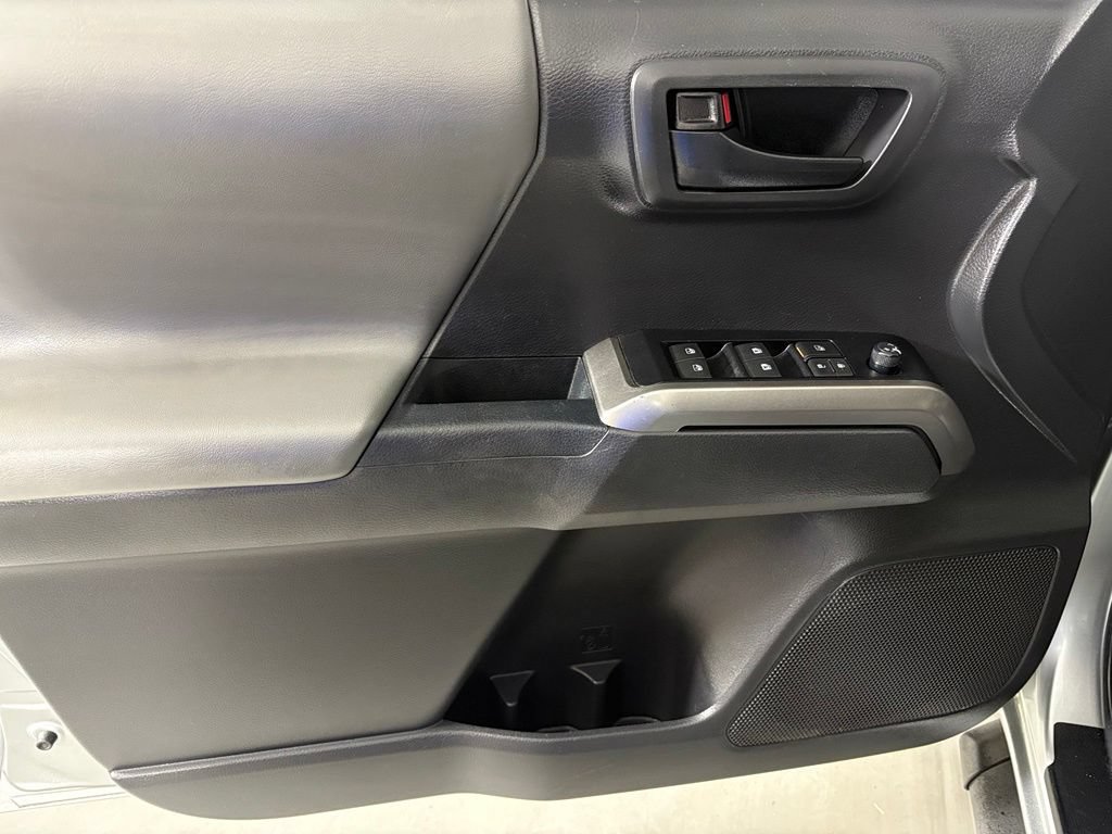 Used 2023 Toyota Tacoma SR5 RWD image 16
