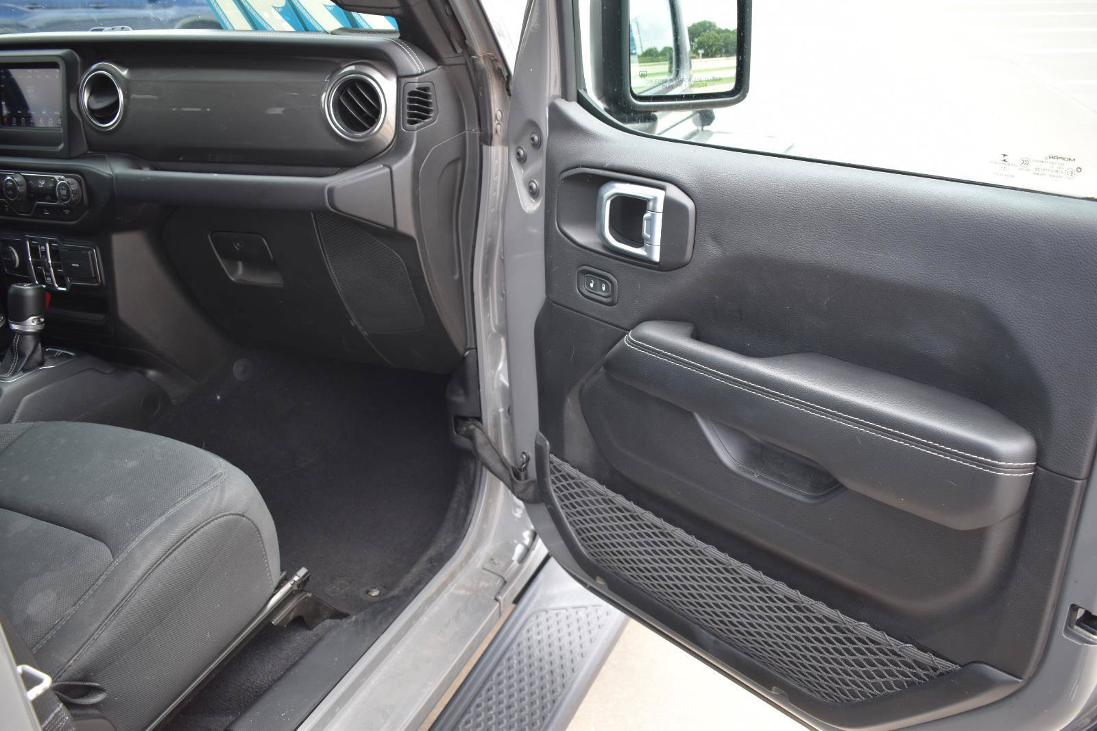 Used 2021 Jeep Gladiator Overland AWD/4WD image 13