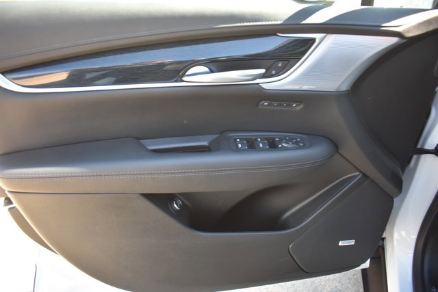 Used 2025 Cadillac XT5 Premium Luxury image 12