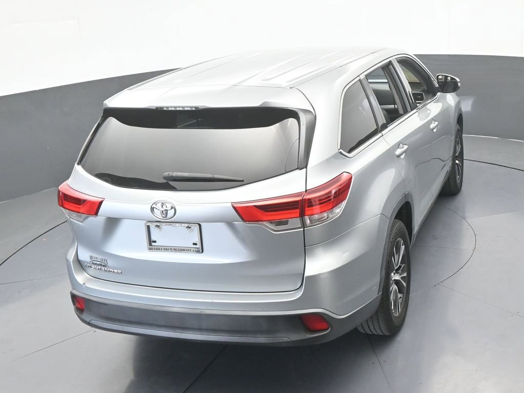 Used 2019 Toyota Highlander LE FWD image 48