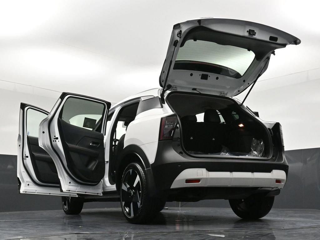 Certified 2025 Nissan Kicks SR image 34