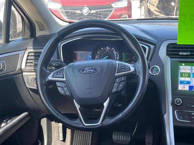 Used 2019 Ford Fusion SEL image 28