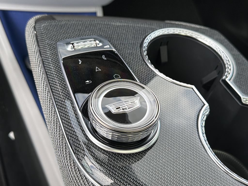 New 2027 Cadillac Optiq Luxury AWD/4WD image 27
