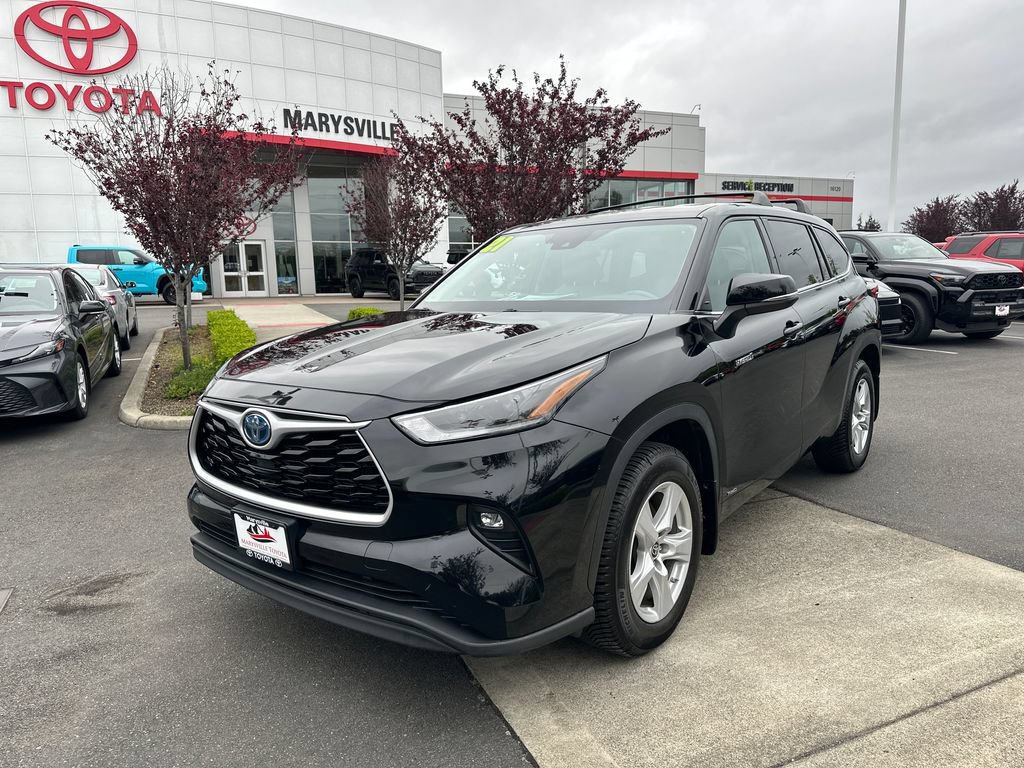 Used 2021 Toyota Highlander LE AWD/4WD image 1