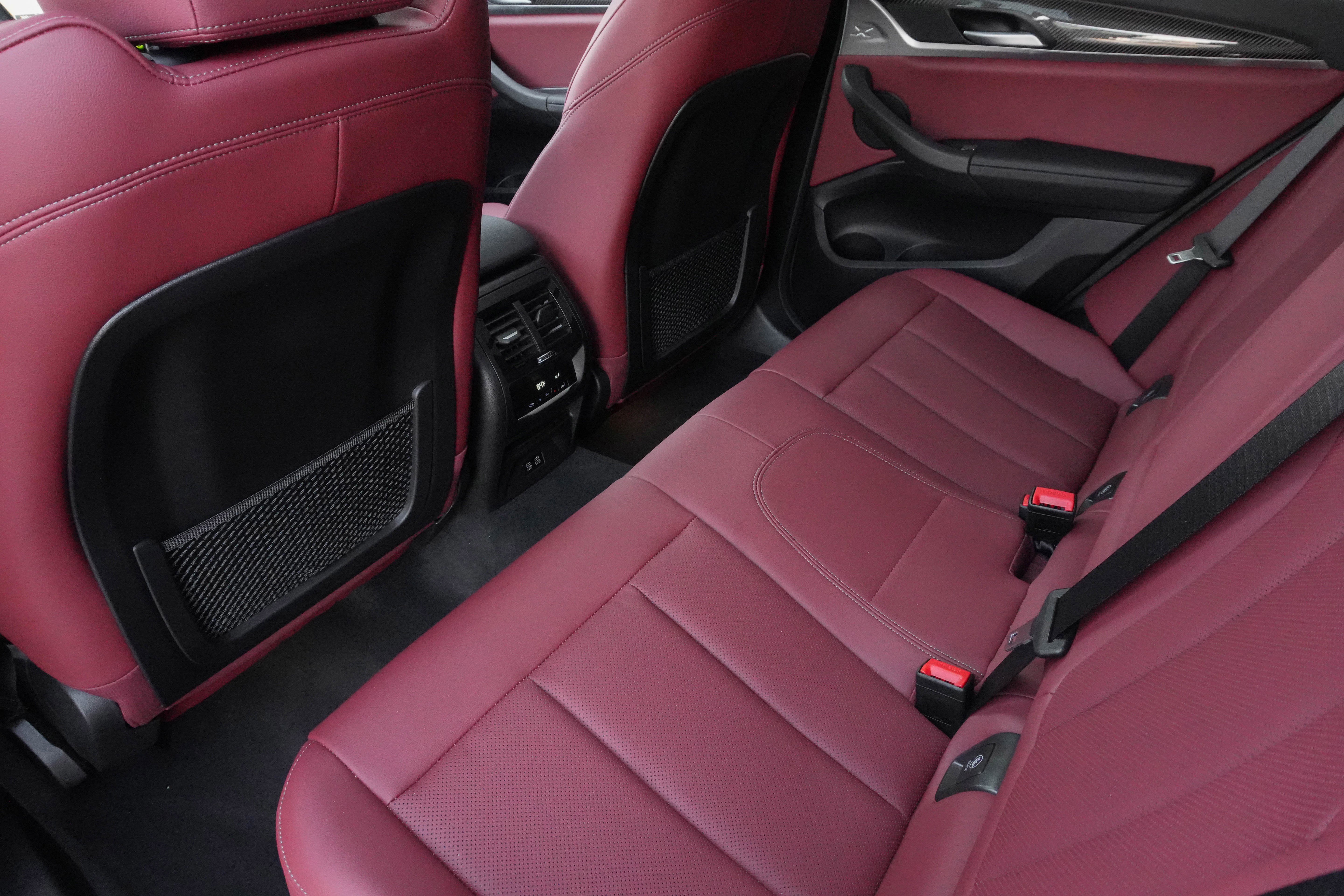 Certified 2024 BMW X4 M40i w/ Premium Package image 34