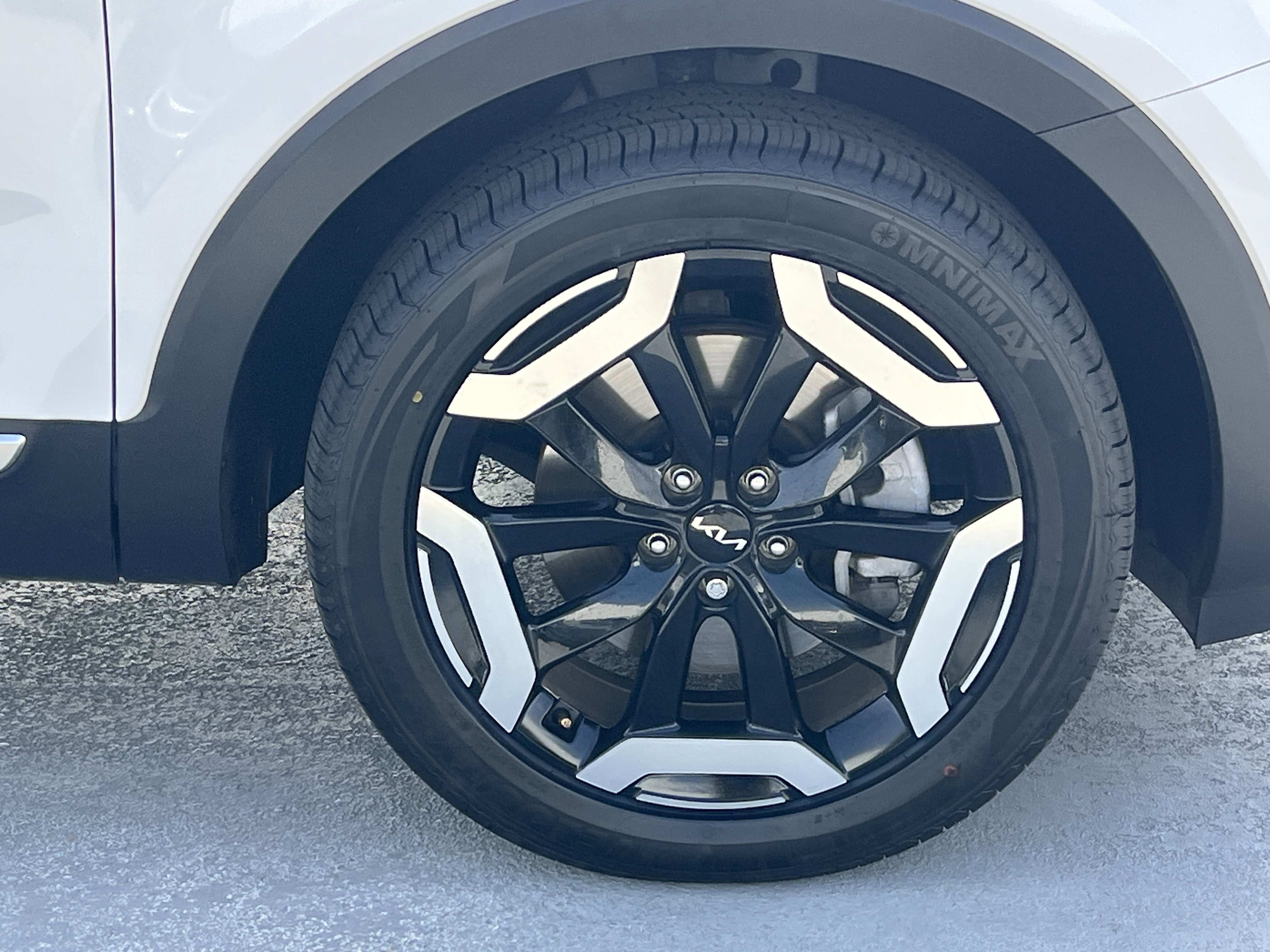 Certified 2023 Kia Telluride S w/ S Sunroof Package image 15