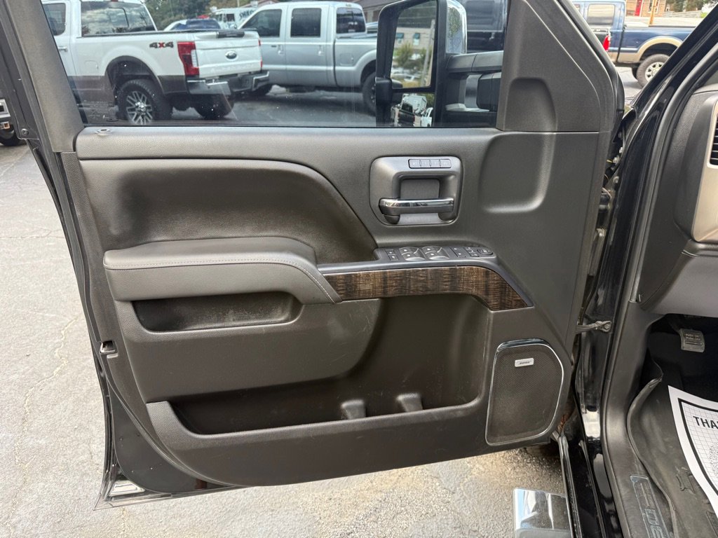 Used 2015 GMC Sierra 2500 Denali w/ Duramax Plus Package image 51