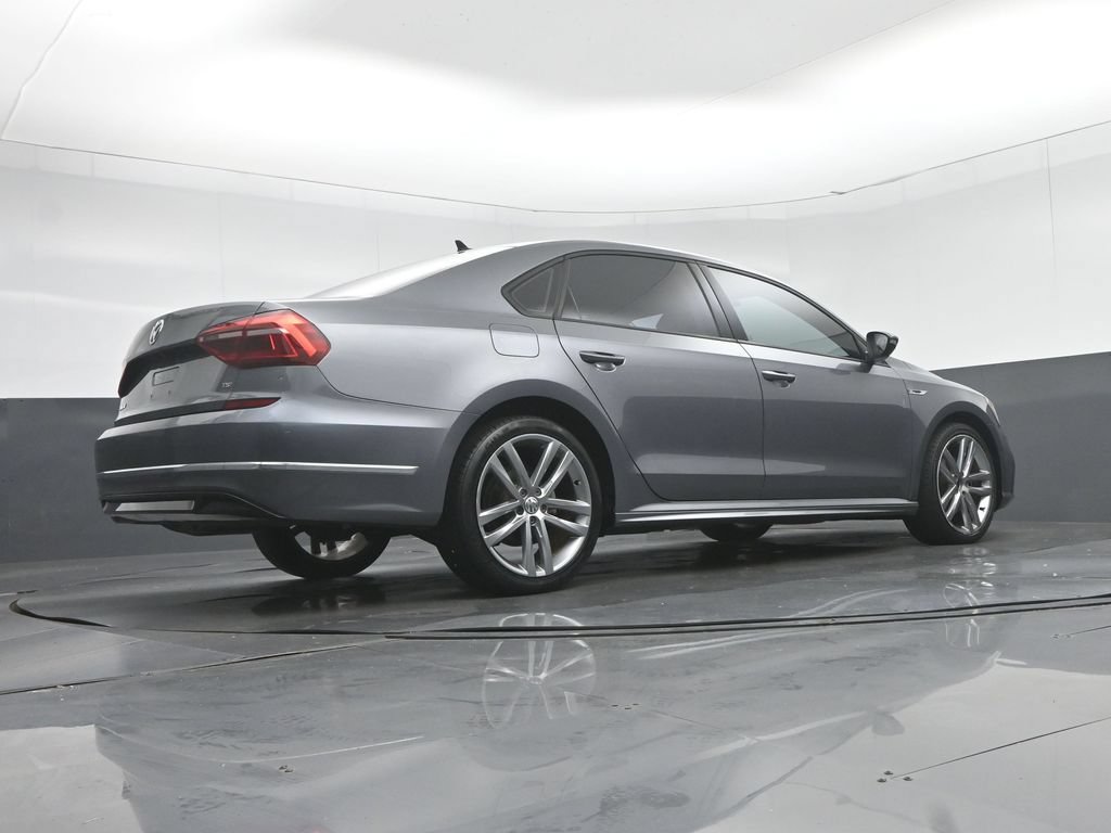 Used 2018 Volkswagen Passat 2.0T R-Line FWD image 52