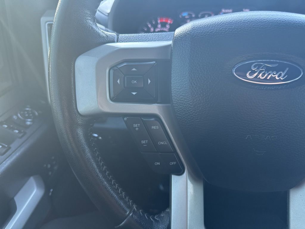 Certified 2022 Ford F350 Lariat w/ Black Appearance Package image 20