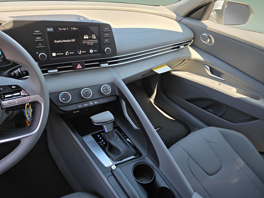 New 2026 Hyundai Elantra SE FWD image 18