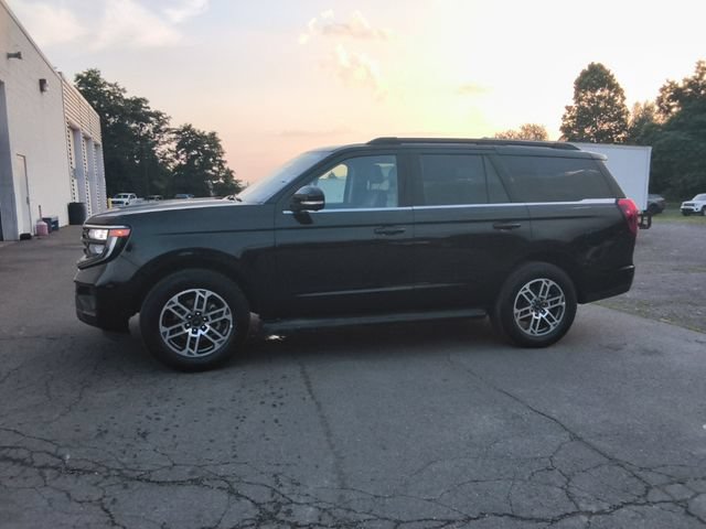 Used 2025 Ford Expedition Active RWD image 6
