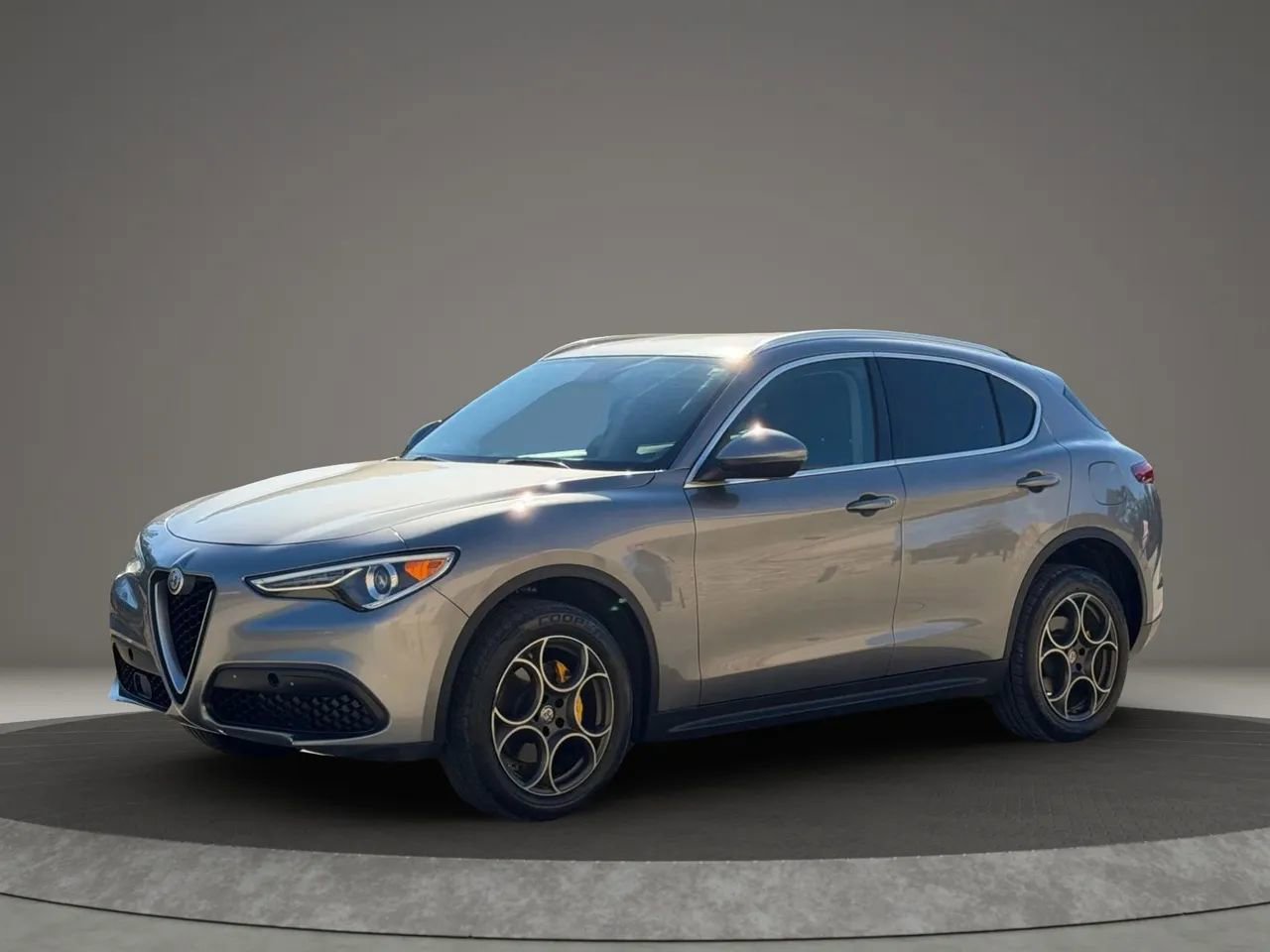 Used 2018 Alfa Romeo Stelvio AWD w/ Convenience Package image 7