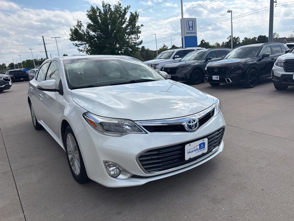 Used 2013 Toyota Avalon Limited FWD image 3