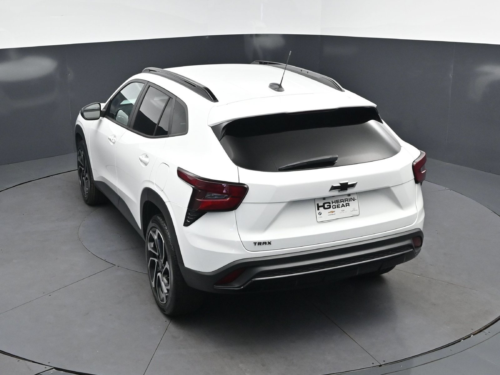 Certified 2024 Chevrolet Trax RS FWD image 33