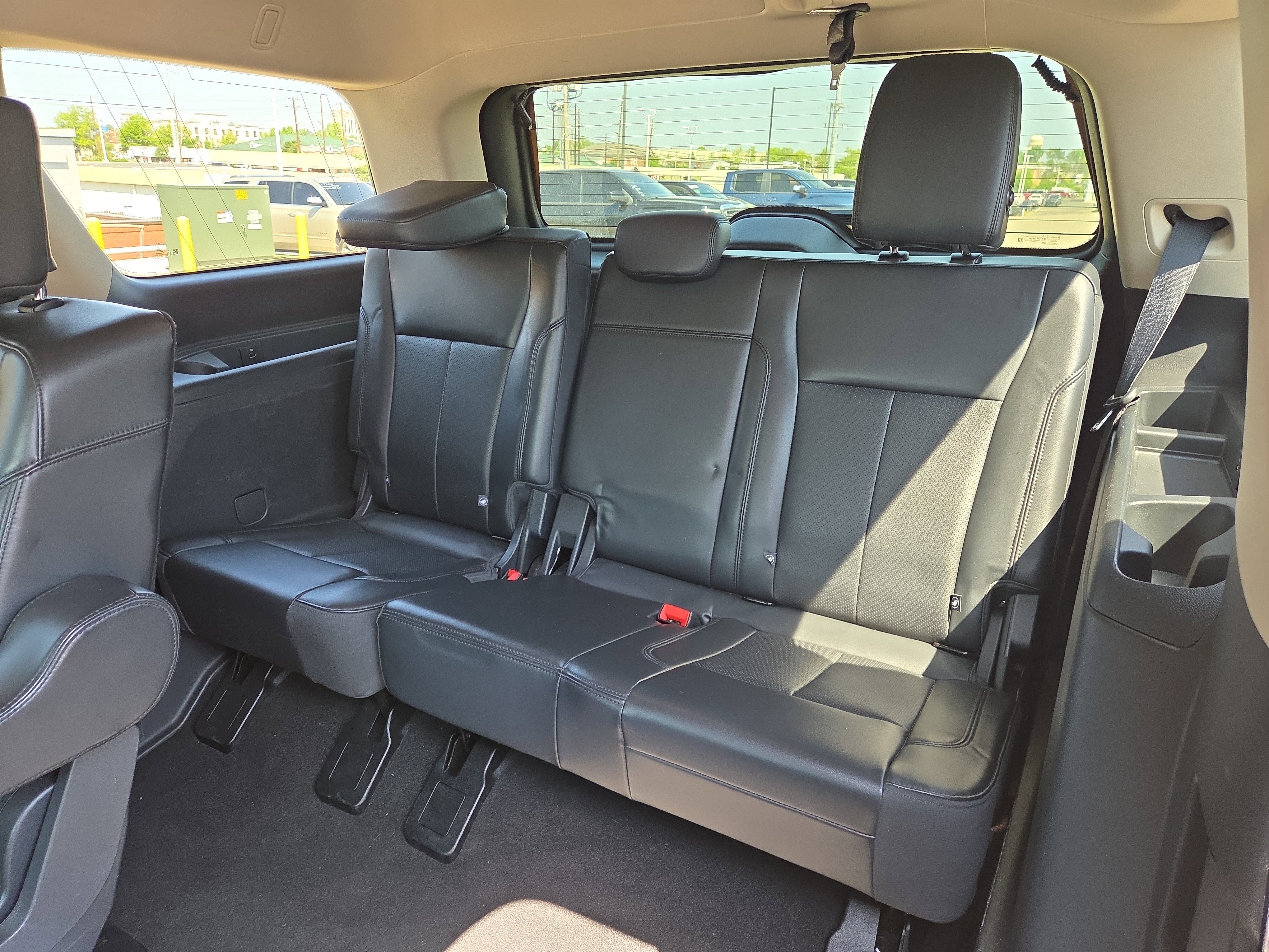 Used 2024 Ford Expedition XLT image 12