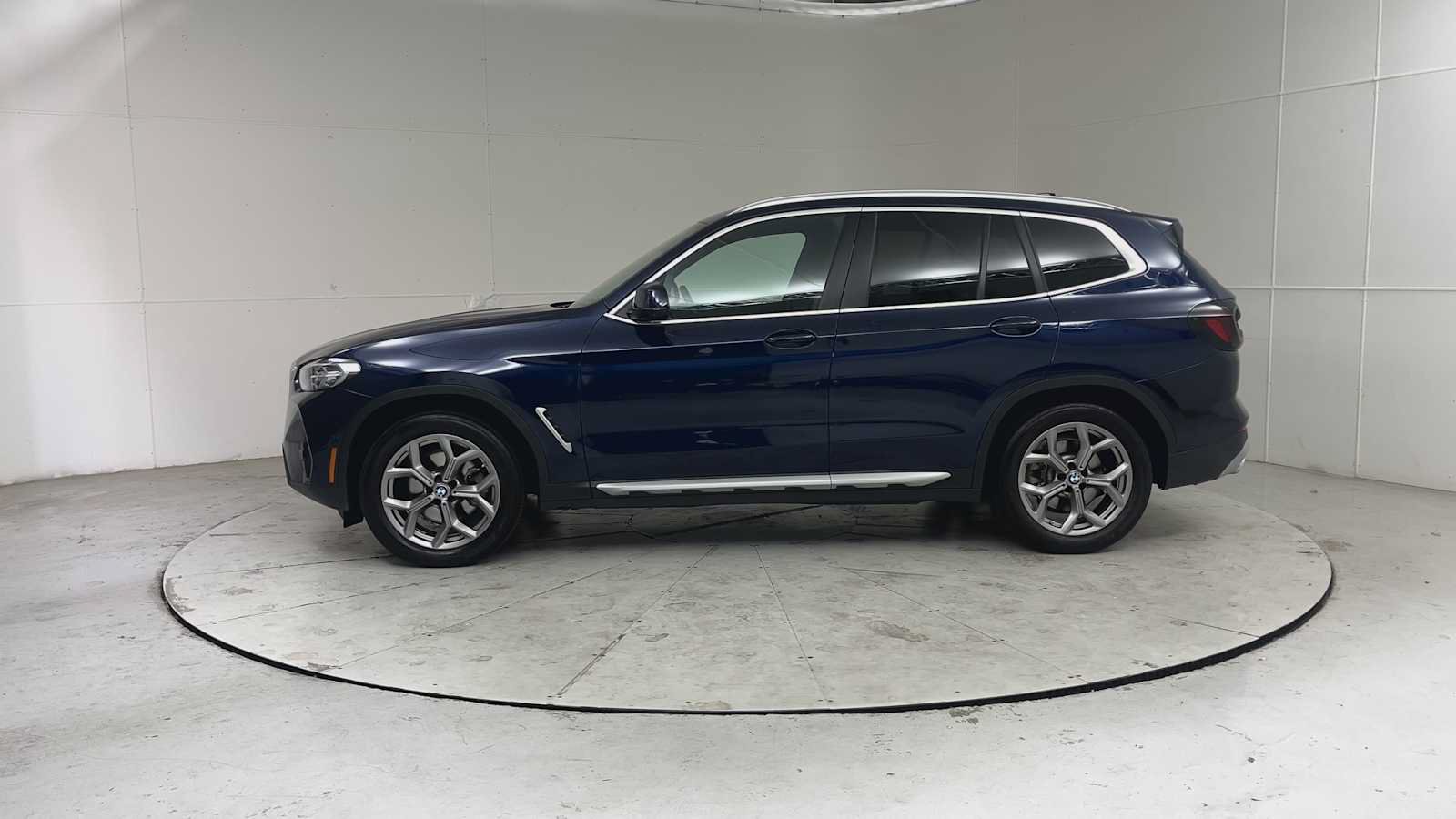 Used 2023 BMW X3 xDrive30i w/ Premium Package AWD/4WD image 5