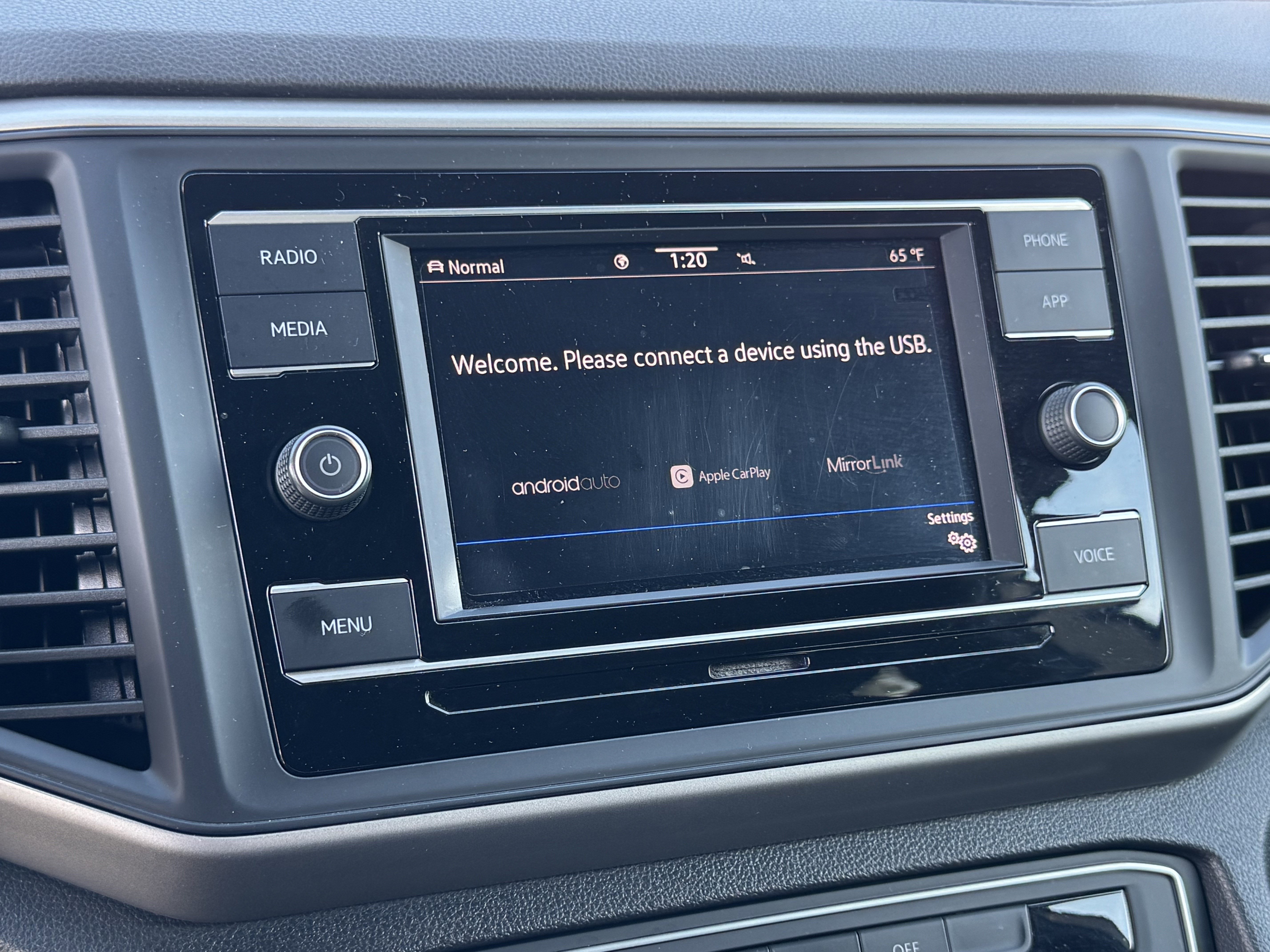 Used 2020 Volkswagen Atlas Cross Sport S image 24