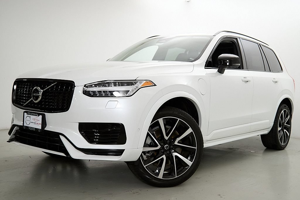 Used 2023 Volvo XC90 T8 Plus w/ Protection Package Premier AWD/4WD image 2